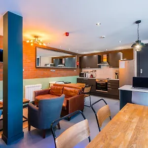 Code Pod - The Loft - Hostal